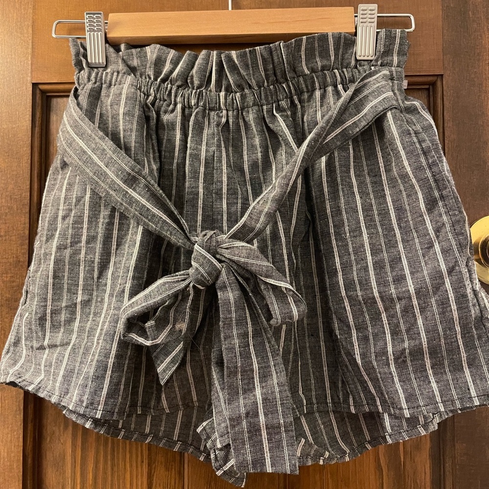 Love Tree High Waisted Shorts Grey and White Large